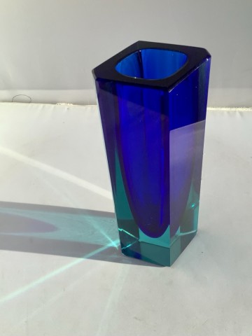 Ab68d649 1251 4169 8472 41547fff187f