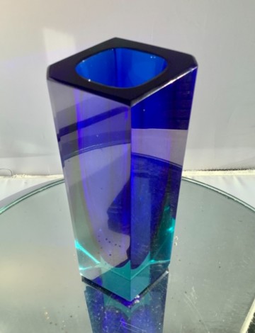 C8f27340 7953 4792 87ed cb04b7d106a6