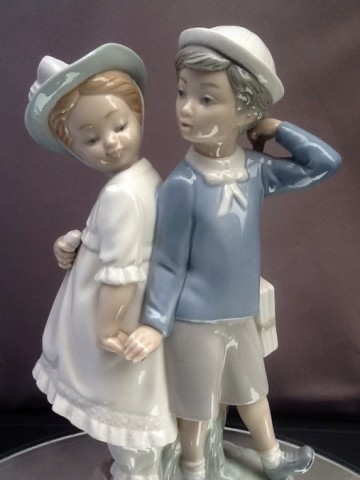 Lladro,Puppy Love.