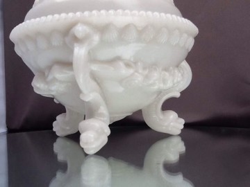 Antieke opaline dekseldoos Portieux/Vallerhystal,Frankrijk ca 1900.