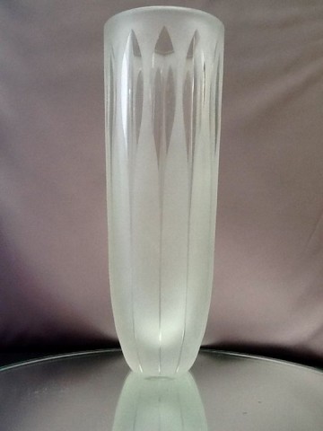 Grote kristallen geslepen gesatineerde vaas