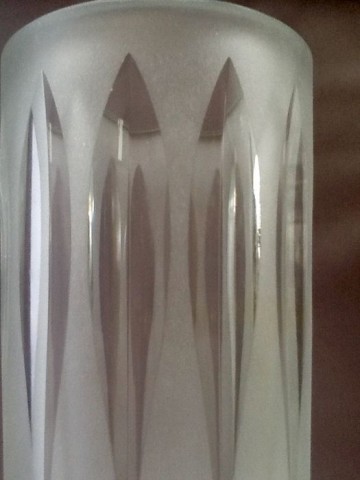 Grote kristallen geslepen gesatineerde vaas